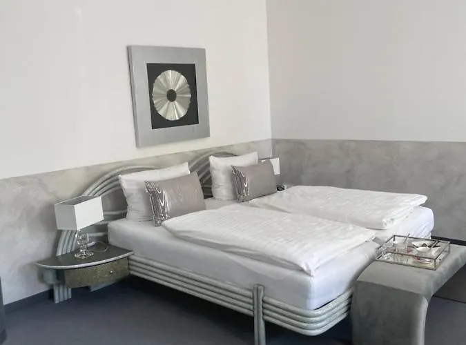 Haus Wullfcrona Guest house